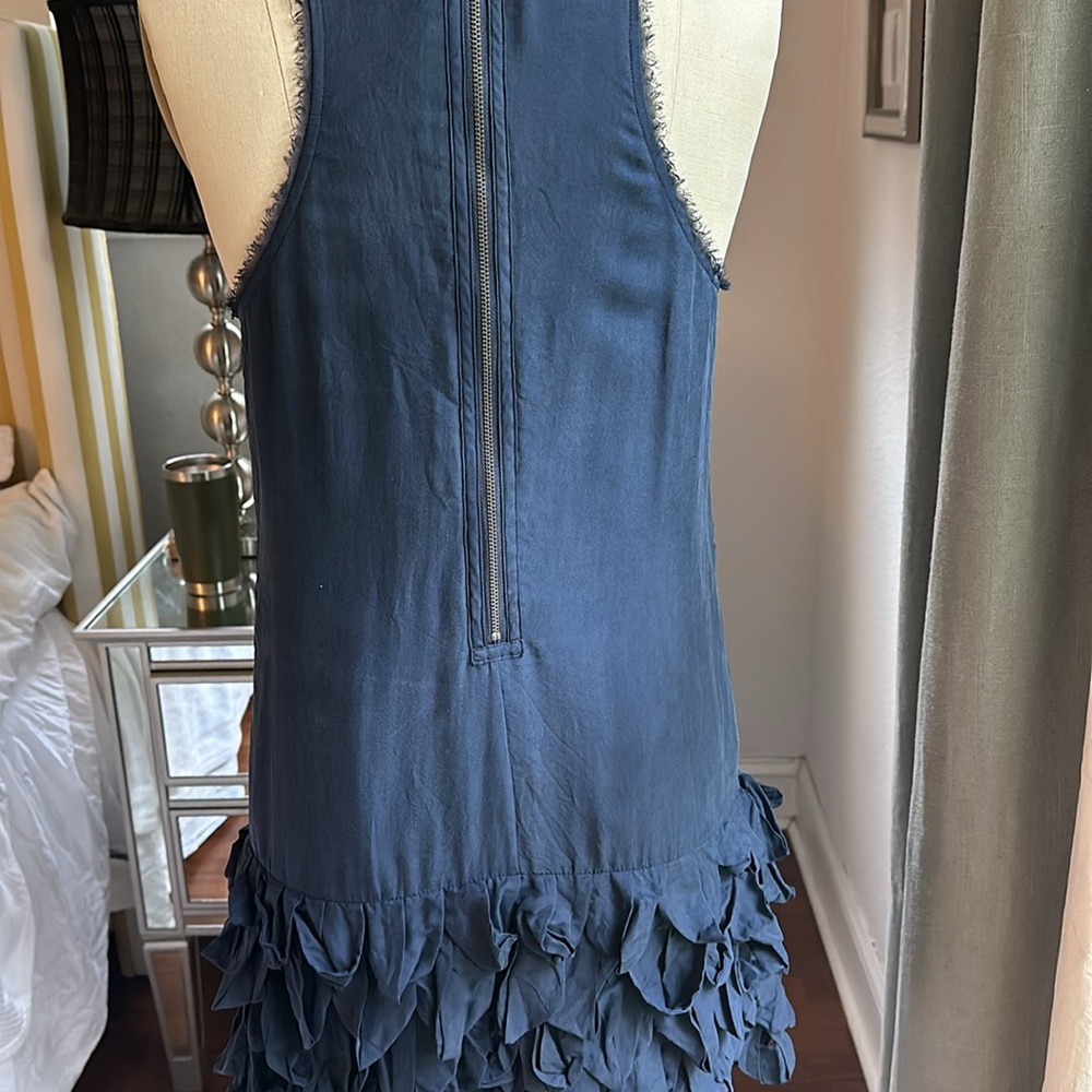 Alice + Olivia 100% Silk dress navy size small. - Picture 9 of 12